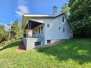 1137 Oakleaf Dr in Pittsburgh, PA - Building Photo - Building Photo