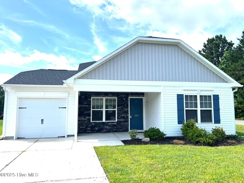 1405 Judith Dr SE in Bolivia, NC - Building Photo