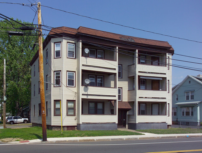 480 Grattan St in Chicopee, MA - Building Photo - Building Photo