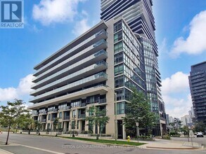 60 Annie Craig Dr in Toronto, ON - Building Photo - Building Photo