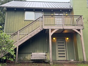 11022 Palisades Ave SW in Vashon, WA - Building Photo - Building Photo