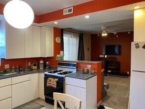 2612 W Superior St, Unit 1 in Chicago, IL - Foto de edificio - Building Photo