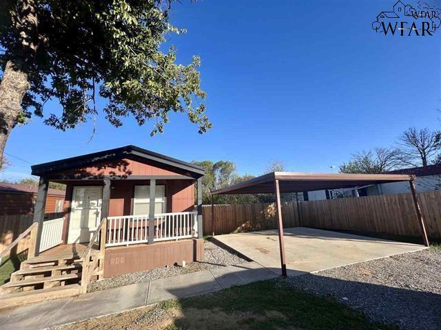 property at 414 S Clay St