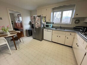 178 Beethoven Ave in Newton, MA - Building Photo - Building Photo