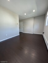90 Hobson St, Unit 92 in Bloomfield, NJ - Building Photo