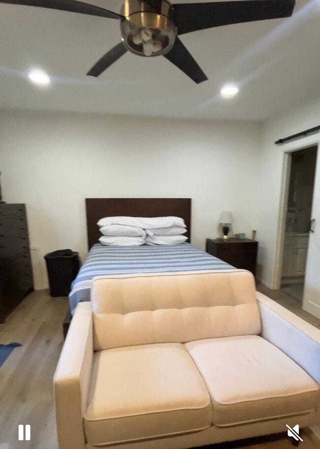 16616 Haynes St in Van Nuys, CA - Building Photo - Building Photo