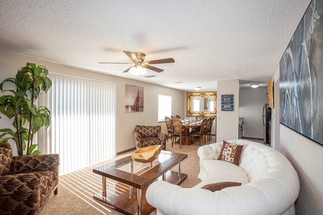 Magnolia Lake Apartments