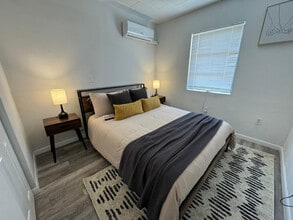 2655 SW 24th Ave in Miami, FL - Building Photo - Building Photo
