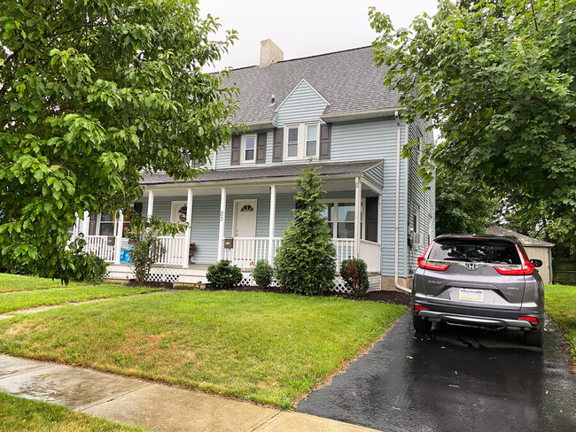 23 Cayuga Pl in Forty Fort, PA - Building Photo - Building Photo