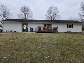 950 Old Rte 146 Loop in Vienna, IL - Building Photo - Building Photo