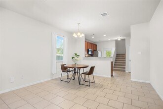 5501 Bradford Pear Ln in Austin, TX - Building Photo - Building Photo