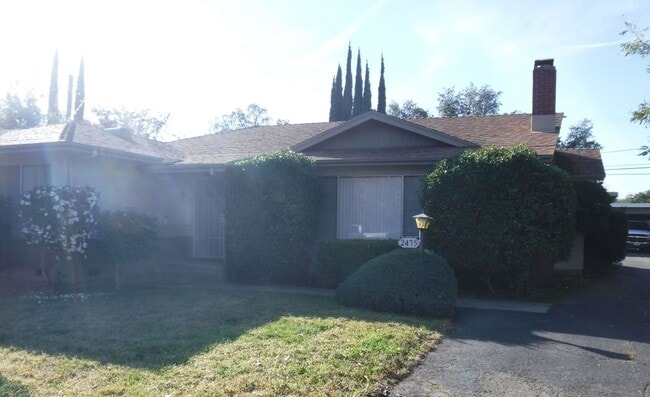 property at 2465-2475 Pillsbury Rd