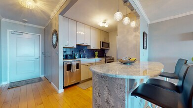 10 Whittier Pl, Unit 3 in Boston, MA - Building Photo - Building Photo