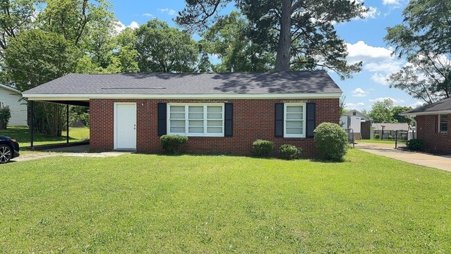 property at 809 S 10th St