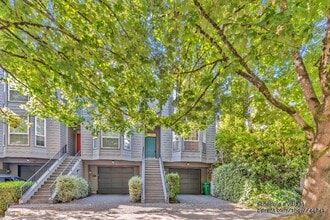 2744 NW Upshur St in Portland, OR - Building Photo - Building Photo