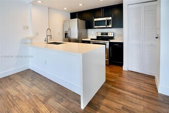 3186 Bird Ave in Miami, FL - Building Photo - Building Photo