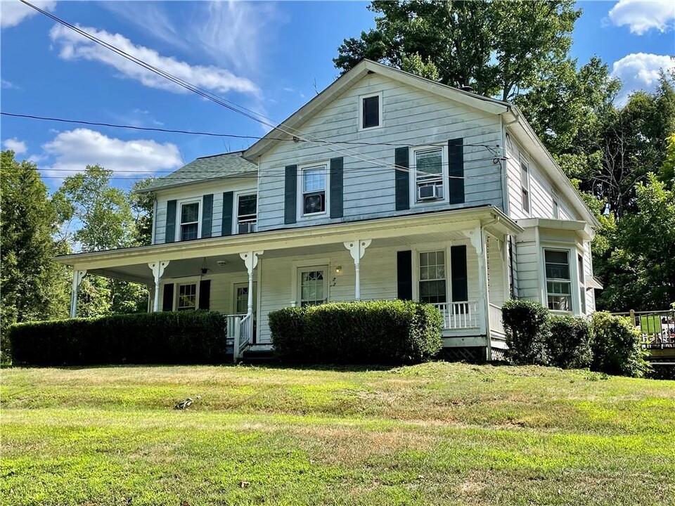 17 Ribbecke Hill Rd in Pine Bush, NY - Building Photo