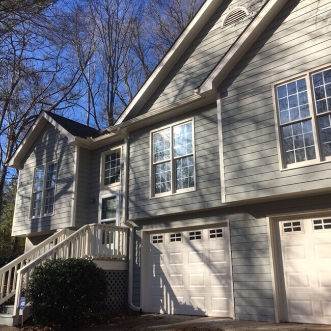 321 Stonybrook Cir in Athens, GA - Building Photo - Building Photo