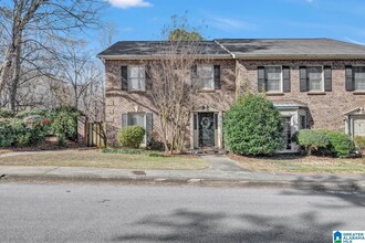 1934 Mountain Laurel Ln in Hoover, AL - Building Photo - Building Photo