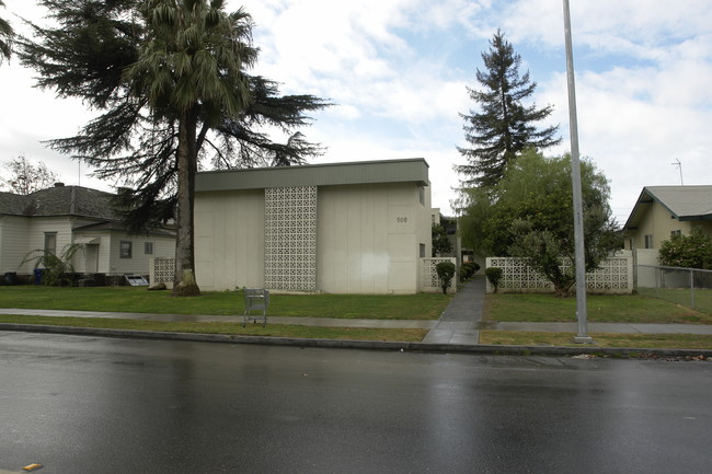 508 N D St in Madera, CA - Foto de edificio - Building Photo