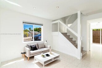 1323 NE 5th Ave in Fort Lauderdale, FL - Building Photo - Building Photo