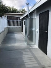 3411 1/2 Chadwick Dr in Los Angeles, CA - Building Photo - Building Photo