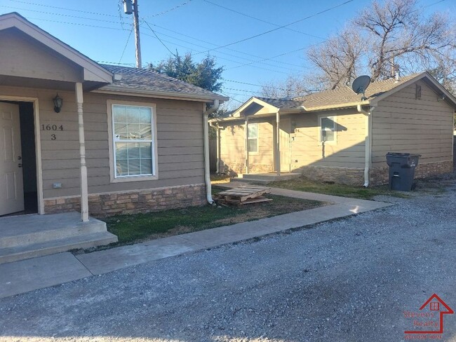 1604 NW Lindy Ave in Lawton, OK - Building Photo - Building Photo