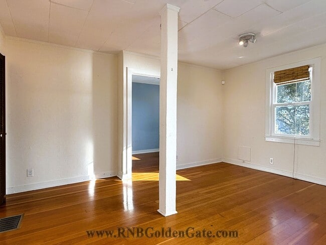 132 Bella Vista Ave in Belvedere, CA - Building Photo - Building Photo