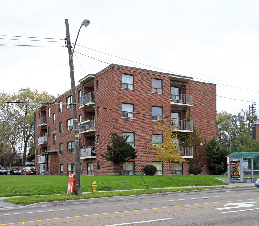 Diamond Court in Toronto, ON - Building Photo