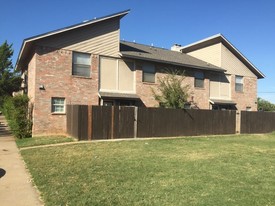3049 W Sycamore Cir in Euless, TX - Building Photo