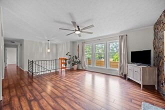 917 W Chapel Rd in Asheville, NC - Building Photo - Building Photo