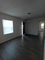4000 SE 10th Pl in Del City, OK - Building Photo