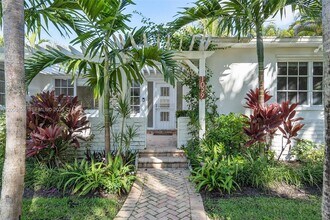 1099 NE 97th St in Miami Shores, FL - Building Photo - Building Photo