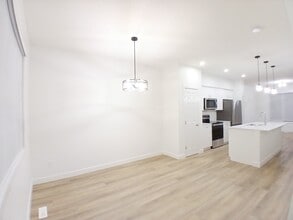 5142 Kinney Wy SW in Edmonton, AB - Building Photo - Building Photo