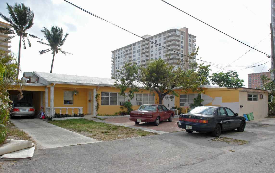 330 Sunset Dr in Pompano Beach, FL - Building Photo