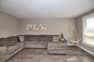10 Cabot St in Welland, ON - Building Photo