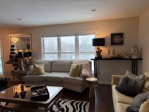 172 Northill Dr in Amherst, NY - Building Photo - Building Photo