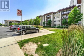 570 Lolita Gardens in Mississauga, ON - Building Photo - Building Photo