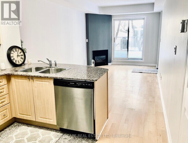 36-536 Stadium Rd in Toronto, ON - Building Photo - Building Photo
