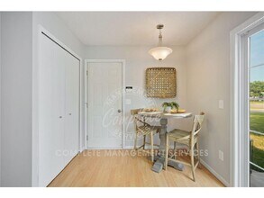 15785 Flackwood Trail in Apple Valley, MN - Building Photo - Building Photo