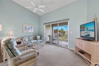 12081 Summergate Cir in Ft. Myers, FL - Foto de edificio - Building Photo