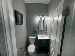 1755 E 72nd St in Chicago, IL - Building Photo - Building Photo