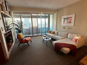 1395 Brickell Ave in Miami, FL - Building Photo - Building Photo