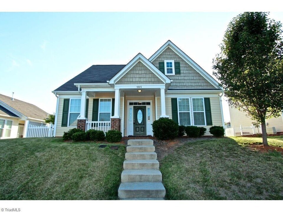 185 Parkview Ln in Advance, NC - Building Photo