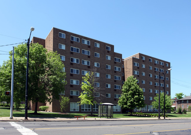 Calvary Towers in Youngstown, OH - Building Photo - Building Photo