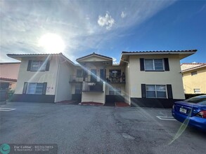 3880 Woodside Dr in Coral Springs, FL - Building Photo - Building Photo