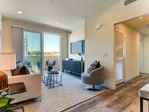 3500 Chesapeake in Los Angeles, CA - Building Photo - Interior Photo