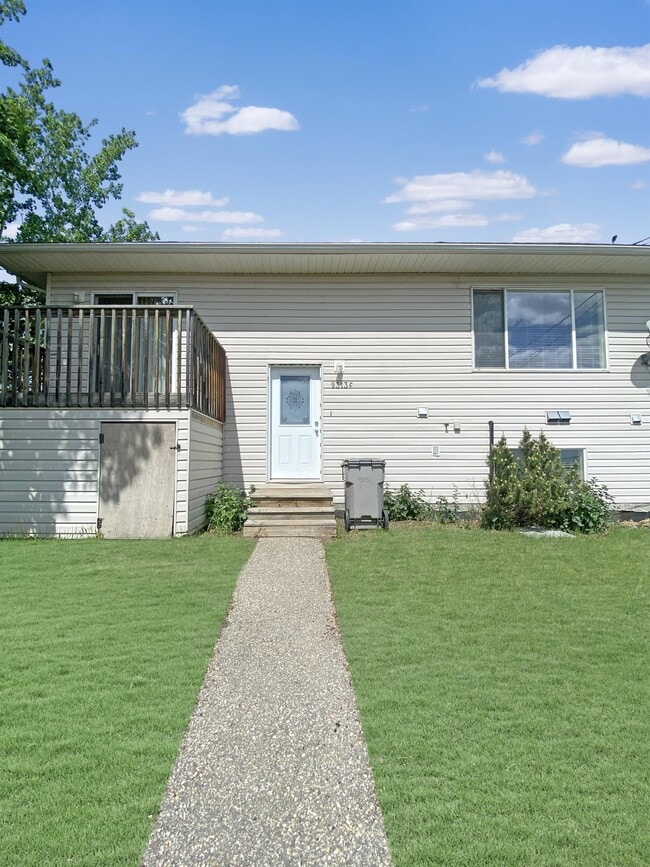 property at 9313 C-93107 107 Ave