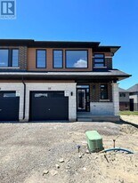 448 Blackburn Dr in Brantford, ON - Building Photo