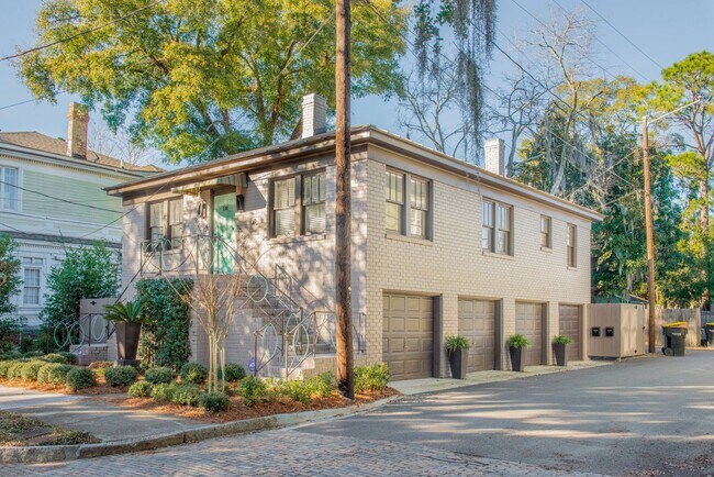 118 W 36th St in Savannah, GA - Building Photo - Building Photo